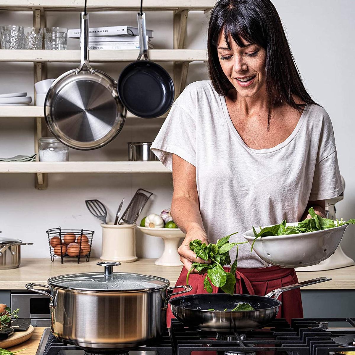 Plieninė keptuvė su danga 24 cm / KitchenAid