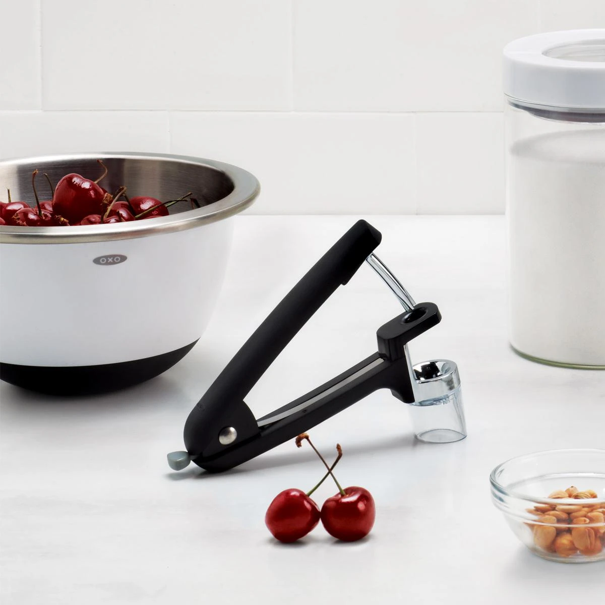 OXO Good Grips Juoda vyšnių ir alyvuogių kauliukų rinkinys