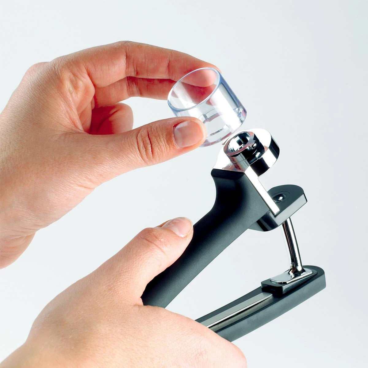 OXO Good Grips Juoda vyšnių ir alyvuogių kauliukų rinkinys