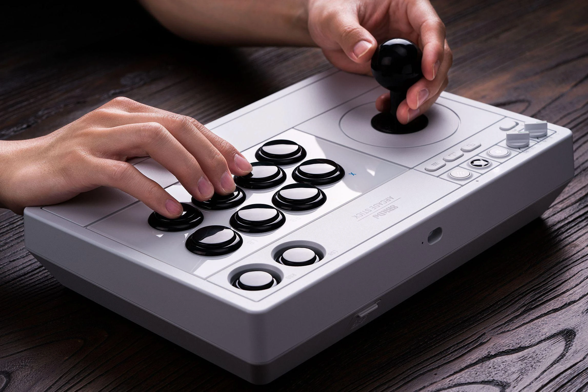 8BitDo Arcade Stick, skirta XBOX ir asmeniniam kompiuteriui (baltas)