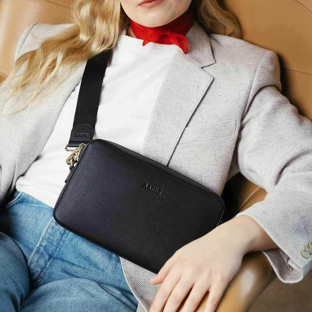 Aarni Large Crossbody Bag -olkalaukku, musta/kulta