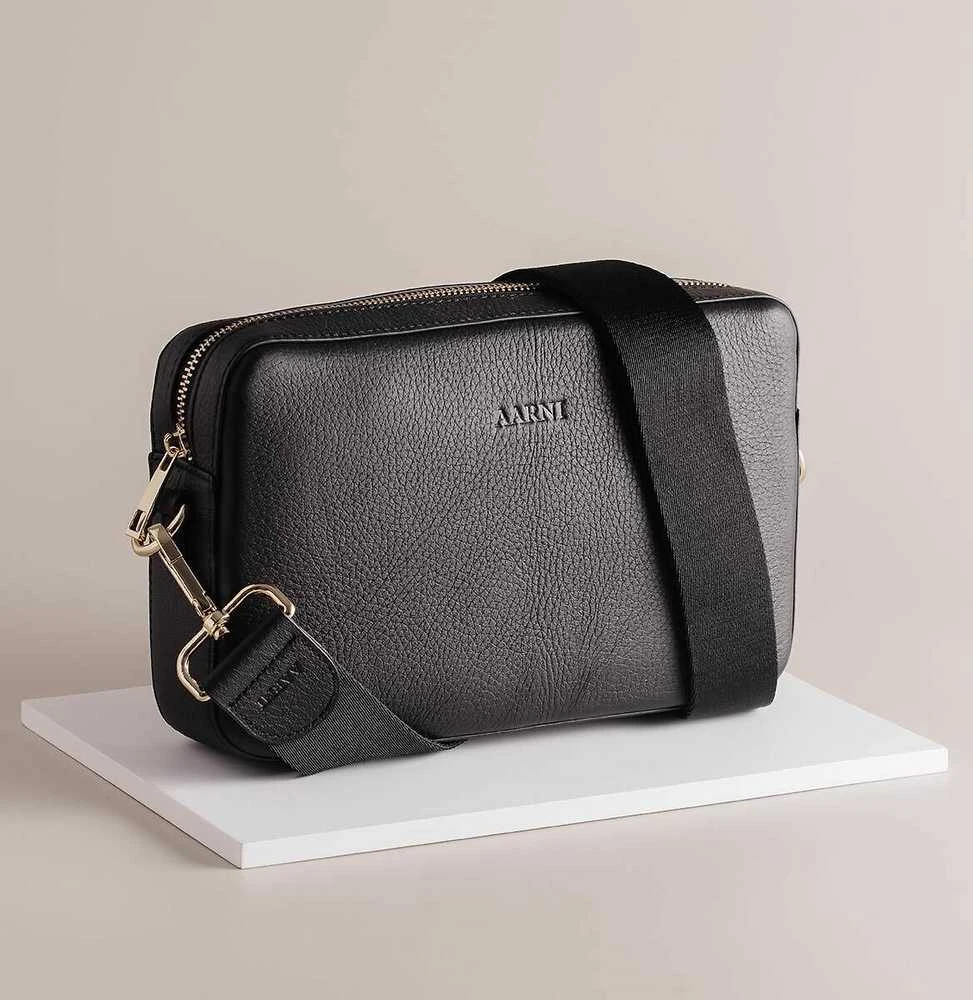 Aarni Large Crossbody Bag -olkalaukku, musta/kulta