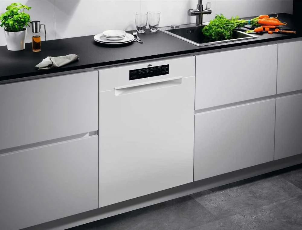 Indaplovė AEG FBB32607ZW 3000-sarjan astianpesukone, valkoinen