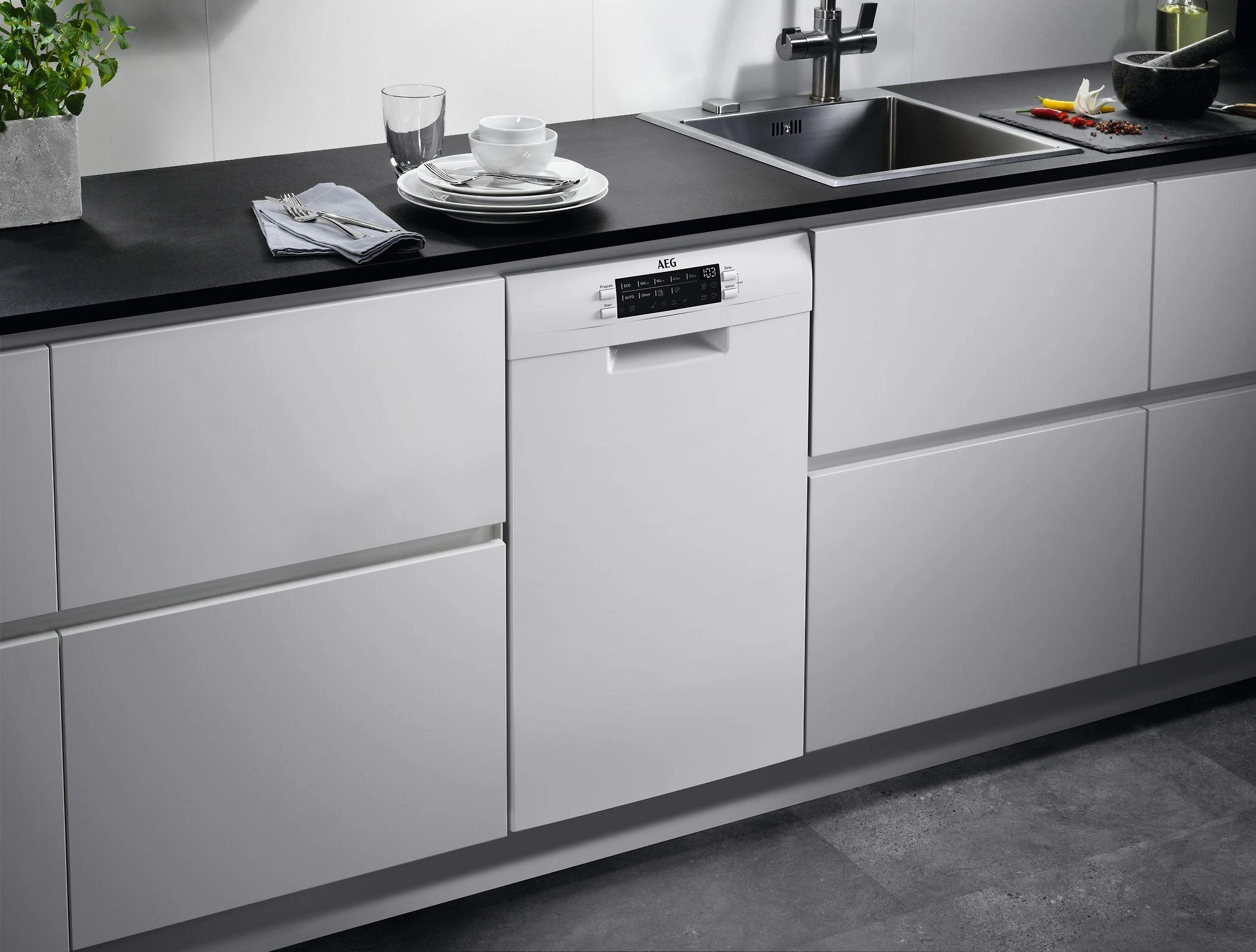 Indaplovė AEG FFB73507ZW 7000-sarjan astianpesukone, valkoinen