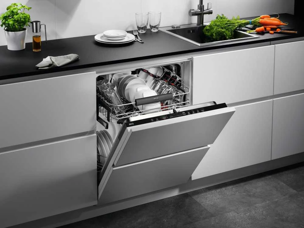 Indaplovė AEG FSE63657P 7000-sarjan astianpesukone, integroitava