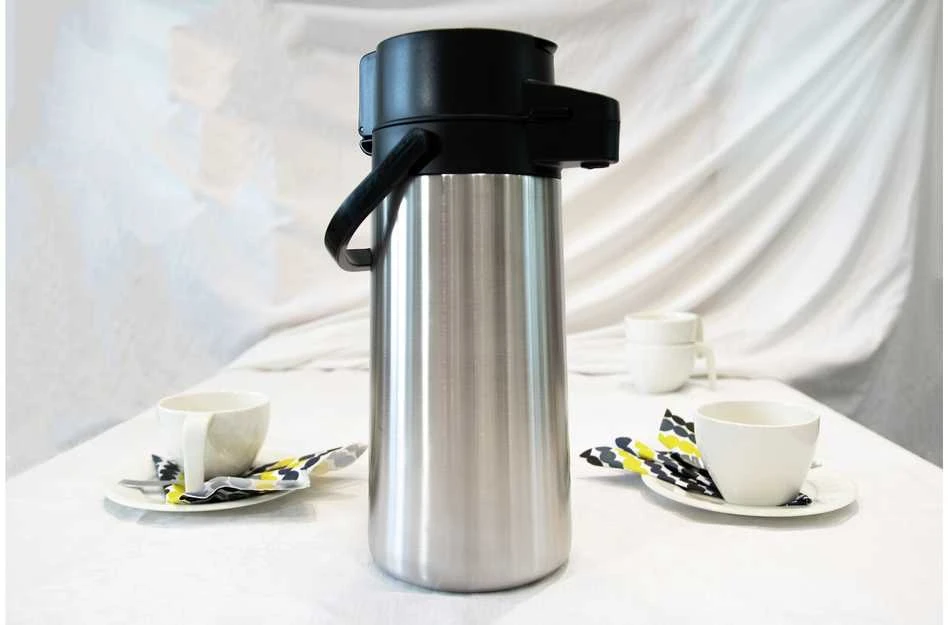 Airam teräspumppis käsipumpulla 3,0 l