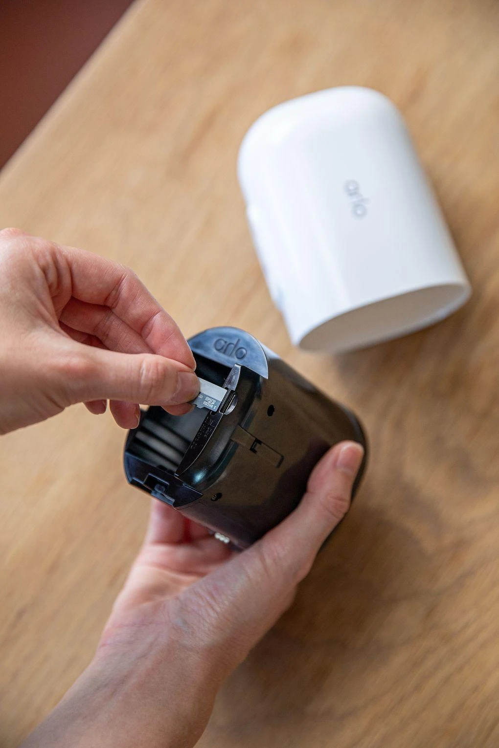 Arlo Go 2 apsaugos kamera, baltos spalvos (VML2030-100EUS) aprašymas - Prekės nuotrauka