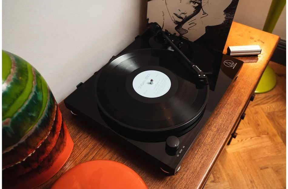 Audio Technica patefonas (AT-LPW50PB)