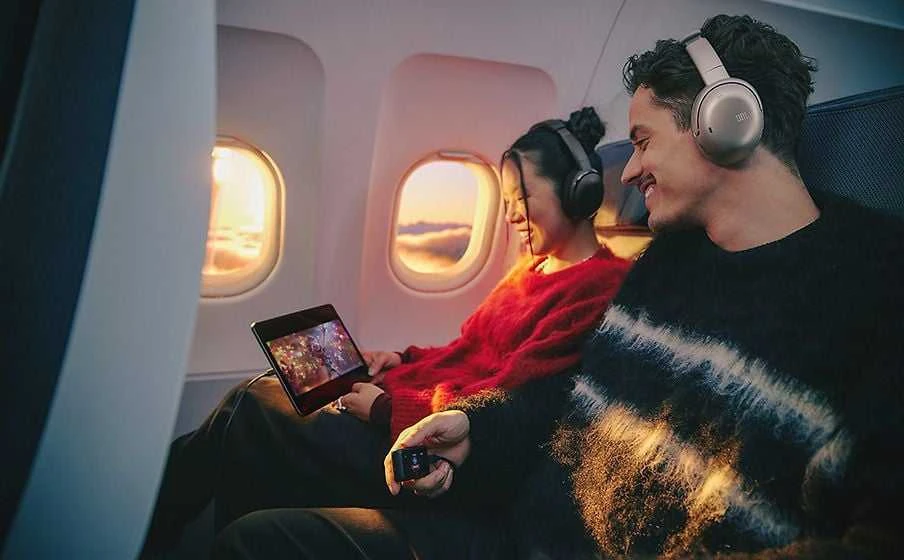 Belaidės ausinės JBL Tour One M3, latte spalvos
