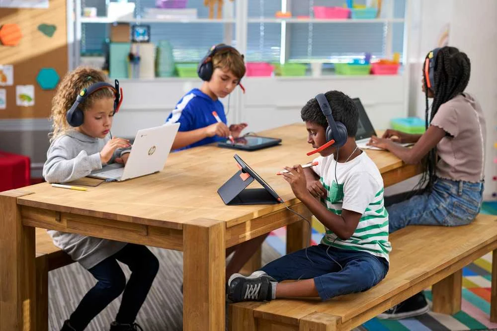 Logitech ZONE LEARN - CLASSIC Mėlynas - WW-9006 APATINKAMI AUSINĖS USB-C