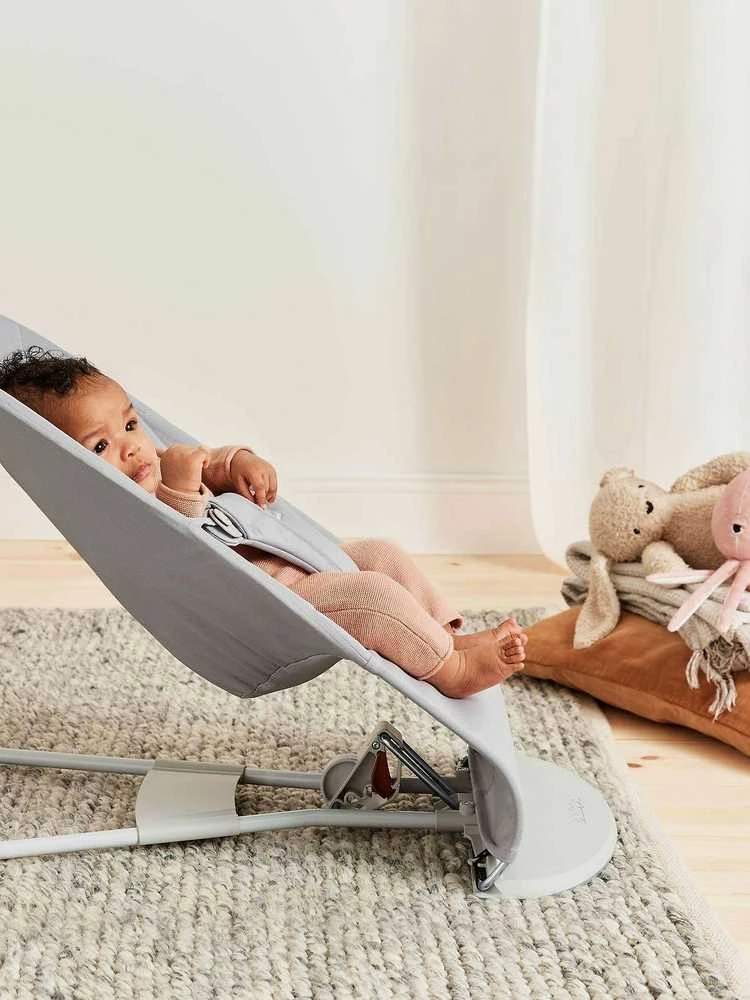 BabyBjorn Bliss - vaikiškas gultas | Austi žiedlapių antklodės šviesa Pilkas