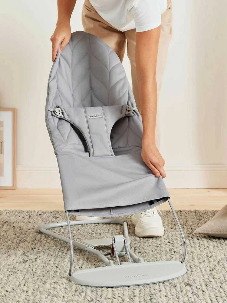 BabyBjorn Bliss - vaikiškas gultas | Austi žiedlapių antklodės šviesa Pilkas