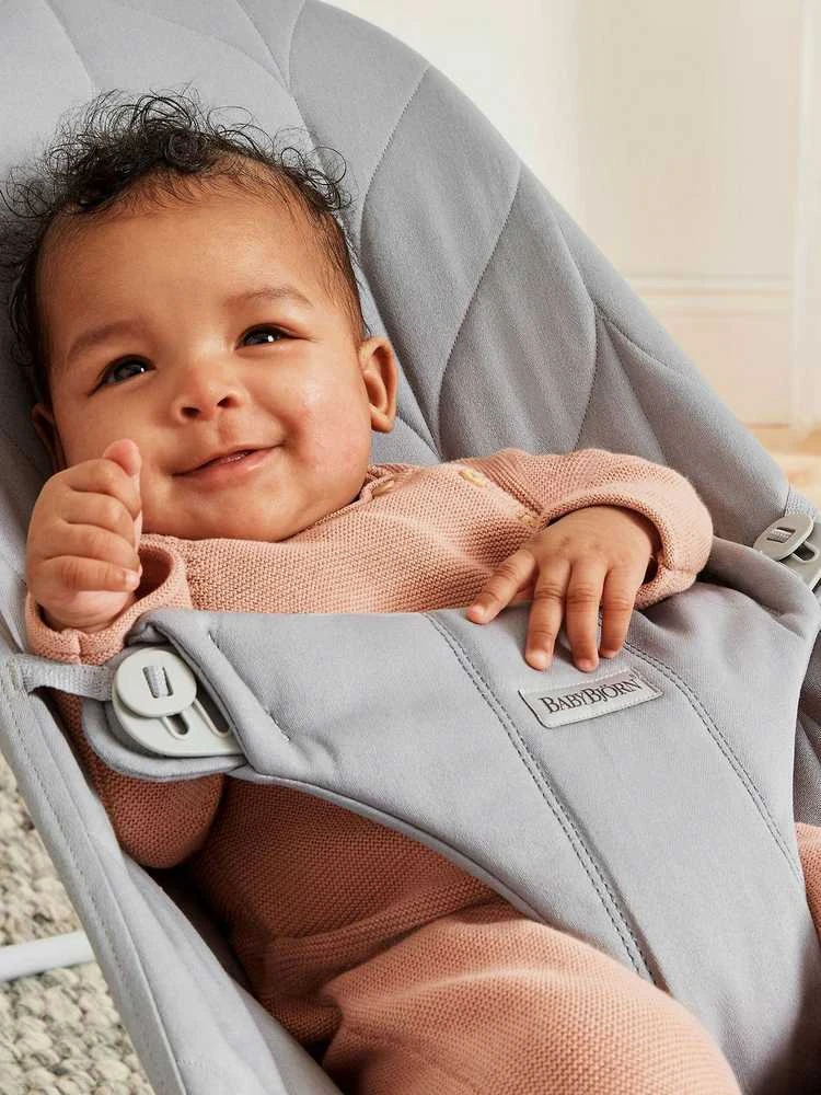 BabyBjorn Bliss - vaikiškas gultas | Austi žiedlapių antklodės šviesa Pilkas