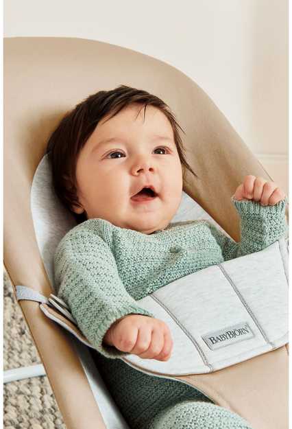 BABYBJORN gultukas BALANCE Soft Woven/Jersey, beige/pilkas, 005383 (Nemokamas pristatymas)