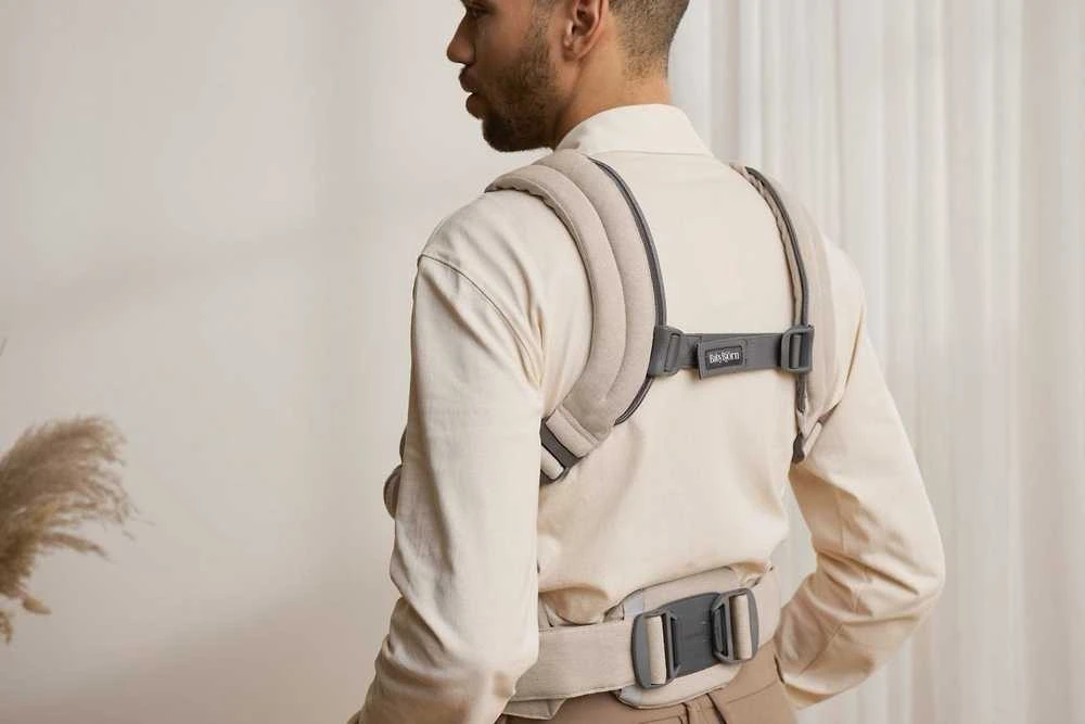 BabyBjorn Harmony - ergonomiška nešynė naujagimiams ir kūdikiams | Austi šviesiai smėlio spalvos