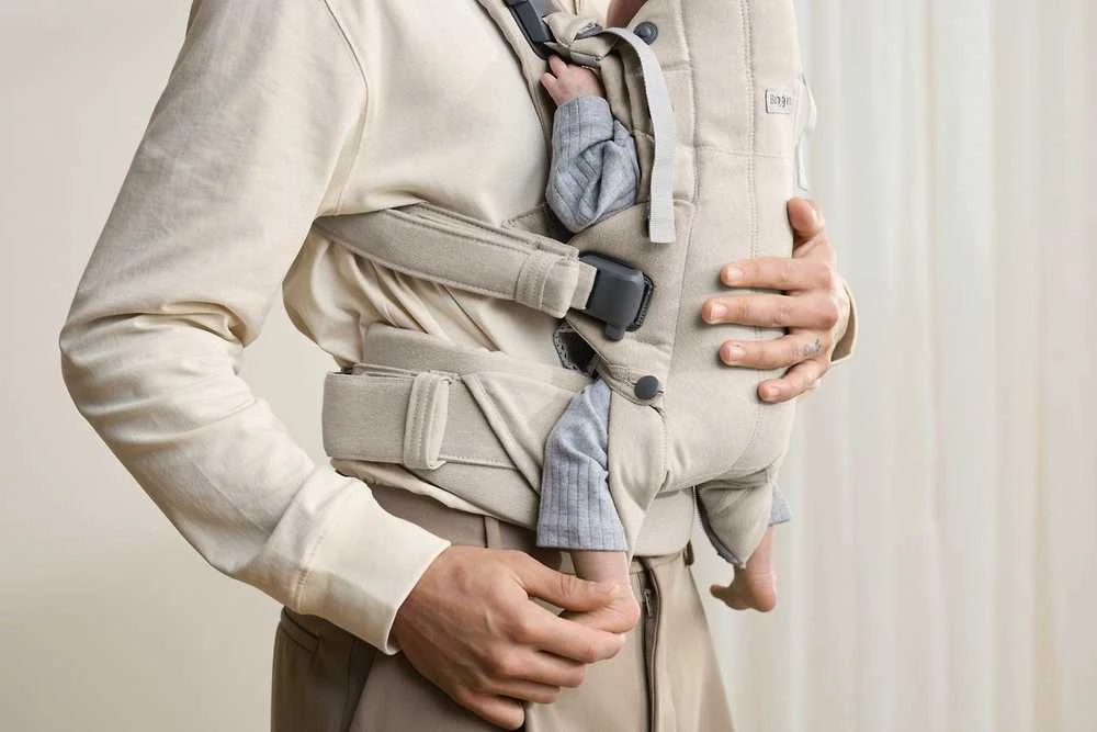 BabyBjorn Harmony - ergonomiška nešynė naujagimiams ir kūdikiams | Austi šviesiai smėlio spalvos