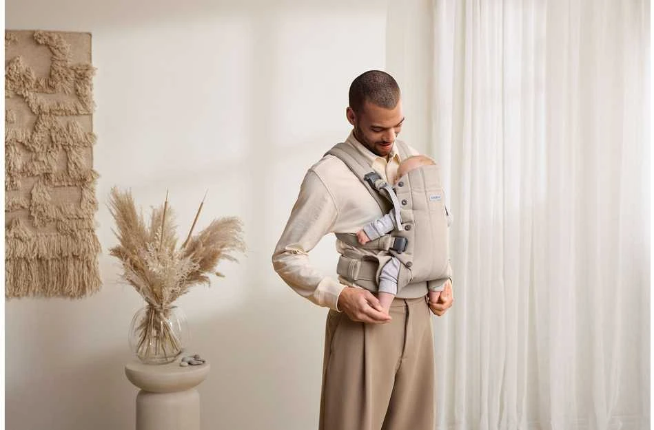 BabyBjorn Harmony - ergonomiška nešynė naujagimiams ir kūdikiams | Austi šviesiai smėlio spalvos