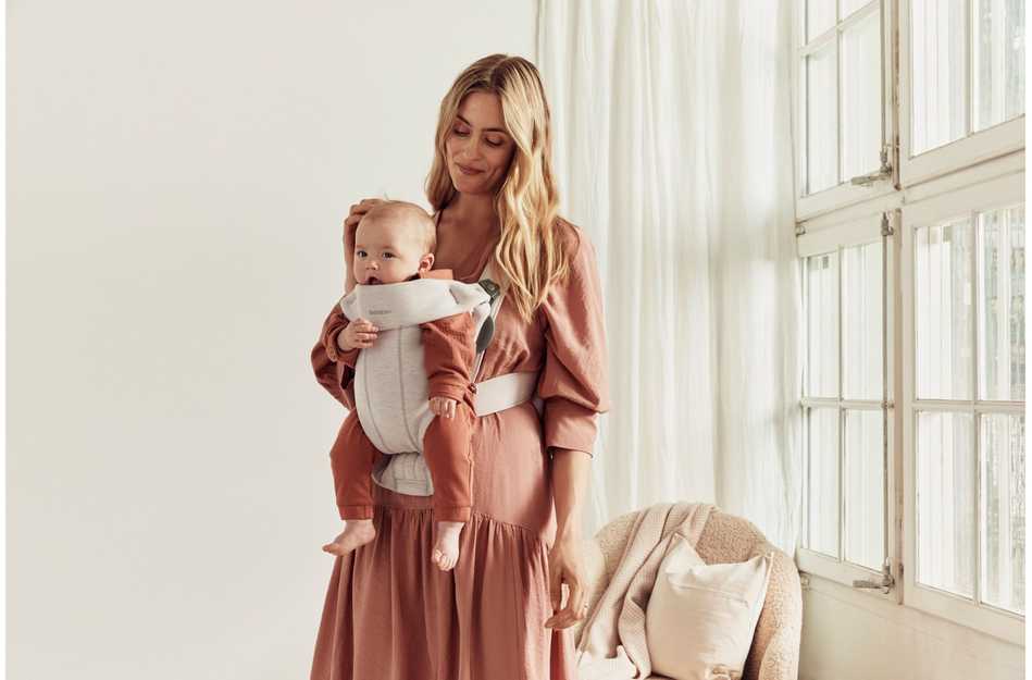 BABYBJORN nešioklė MINI 3D JERSEY, light beige, 021087