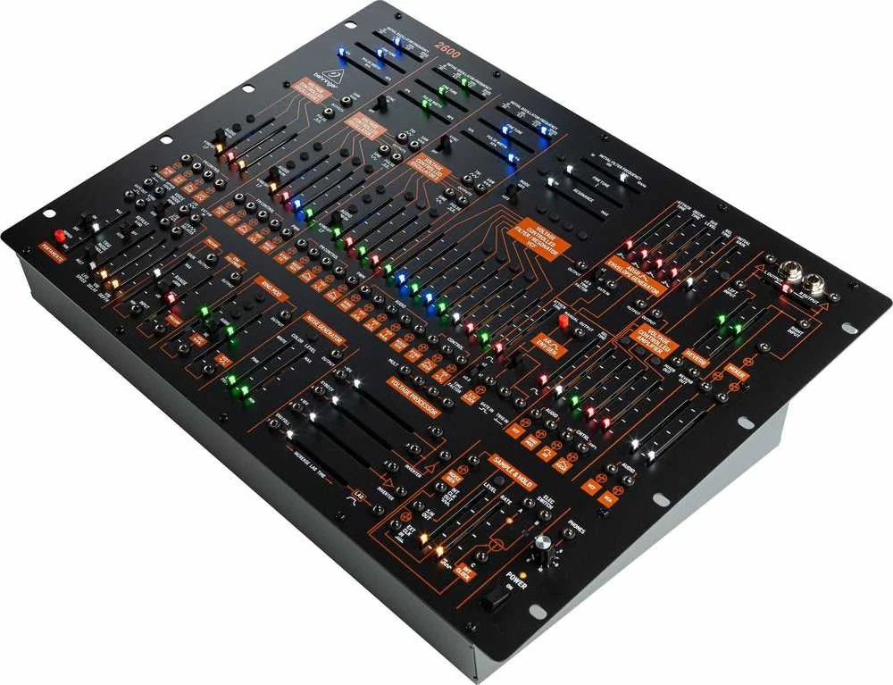 Behringer 2600 analoginis sintezatorius