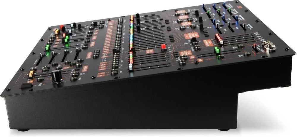 Behringer 2600 analoginis sintezatorius