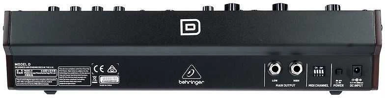 Behringer Model D Juoda