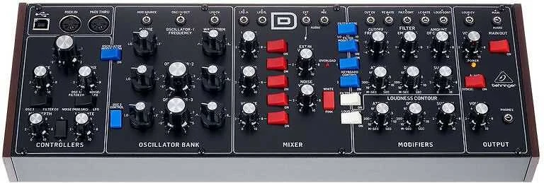 Behringer Model D Juoda