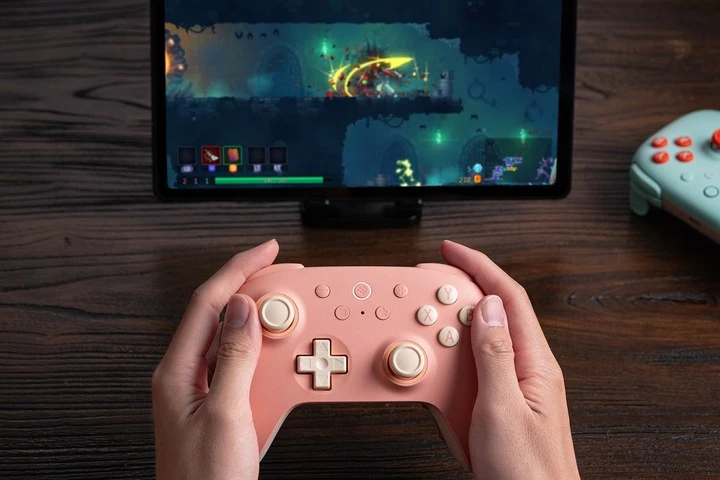 Belaidis žaidimų pultas 8BitDo Ultimate 2C Wireless | spalva: rožinė/kreminė