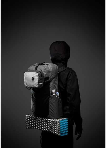 Black Diamond Juodas Diamond Juodas Diamond Beta Light 30 -reppu, vidutinis