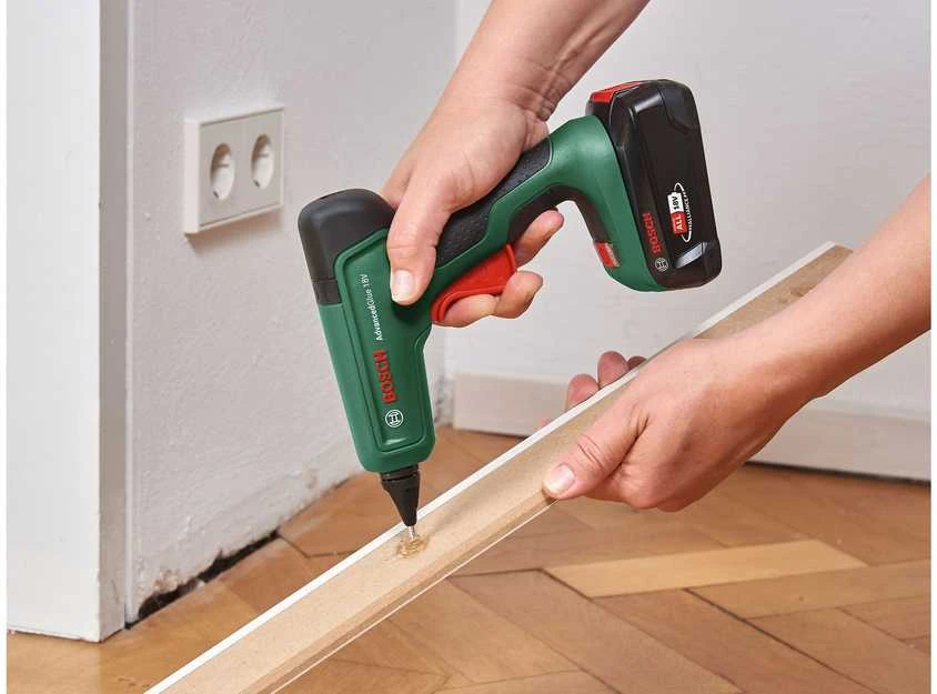 Akumuliatorinis karštų klijų pistoletas Bosch Advanced Glue 18V