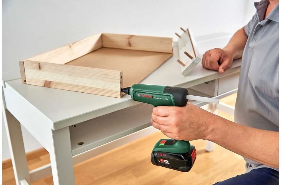 Akumuliatorinis karštų klijų pistoletas Bosch Advanced Glue 18V