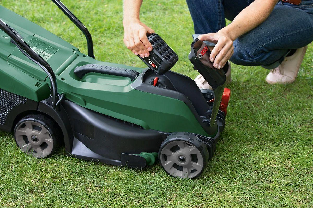 Bosch akumuliatorinė vejapjovė CityMower18V-32-300, 18V, 1x4Ah
