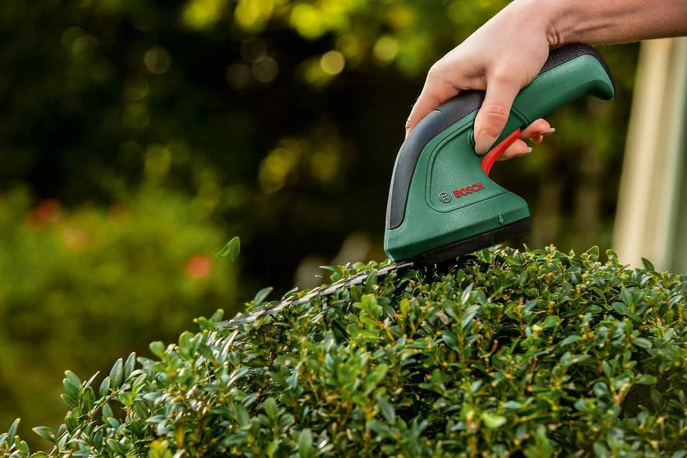Bosch akumuliatorinės žolės ir krūmų žirklės EasyShear