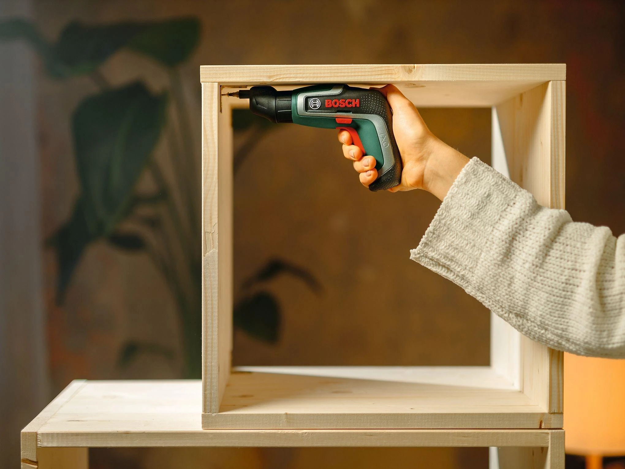 Bosch IXO 7 suktuvas baldų montavimo metu