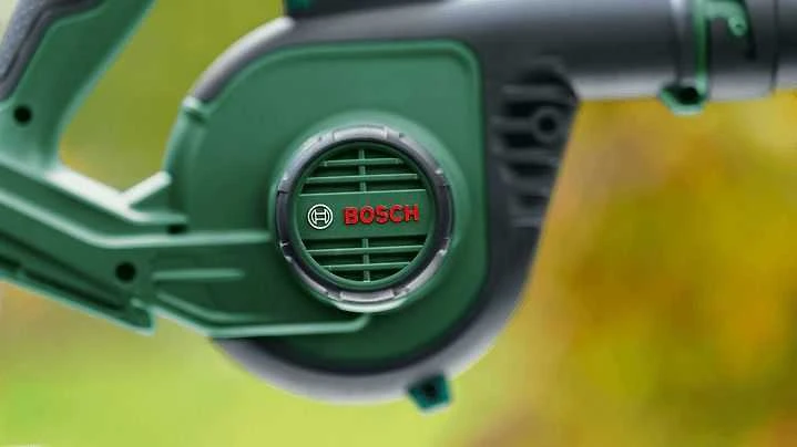 Lapų pūstuvas Bosch UniversalLeafBlower, 18V-130, (1x2,5Ah)