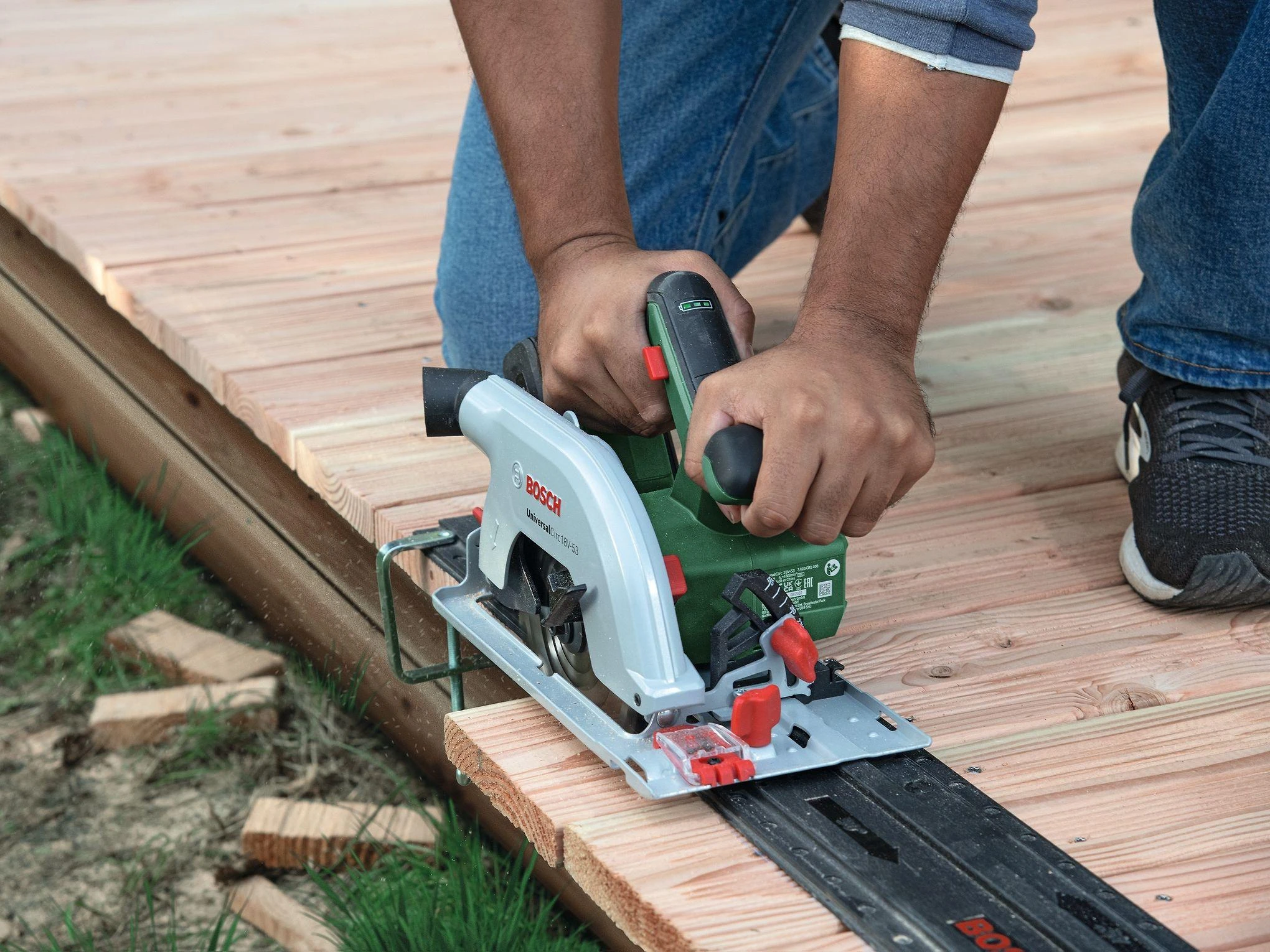 Bosch UniversalCirc18V-53 pjovimas su kreipiančiąja