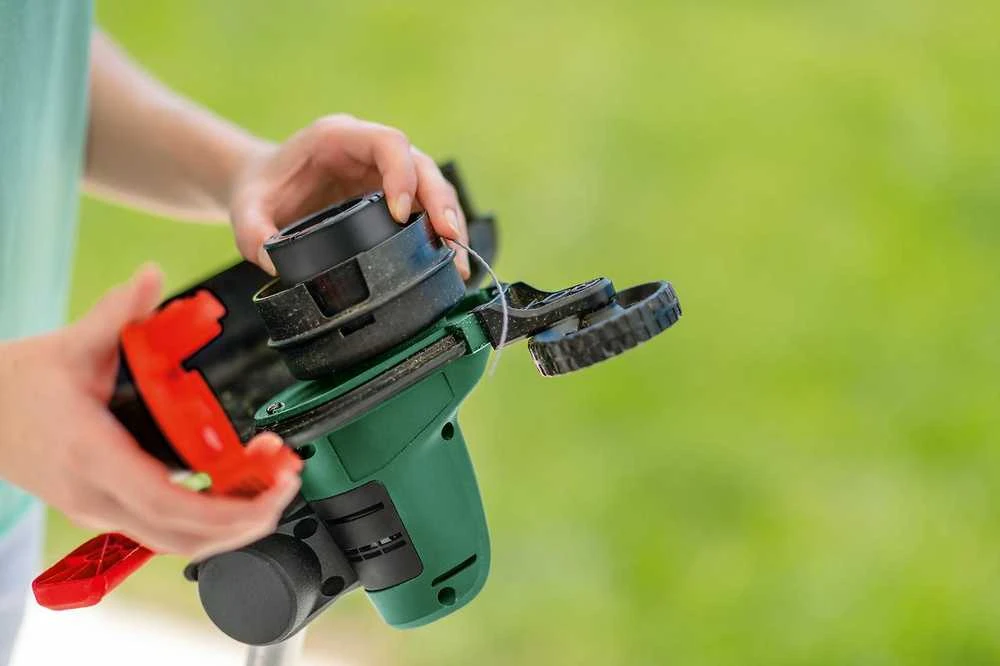 Akumuliatorinė žoliapjovė Bosch UniversalGrassCut 18V-260