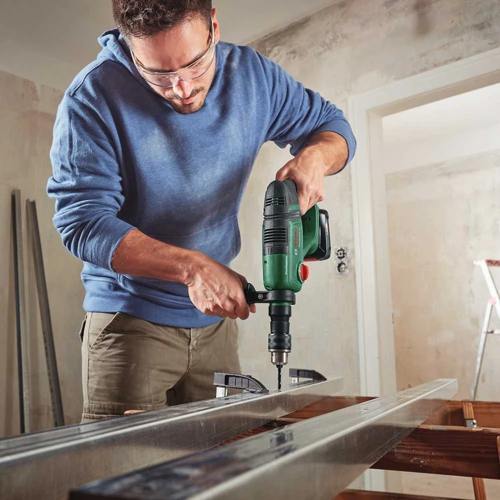 Bosch UniversalHammer 18V be akumuliatoriaus ir kroviklio Akum.perforatorius