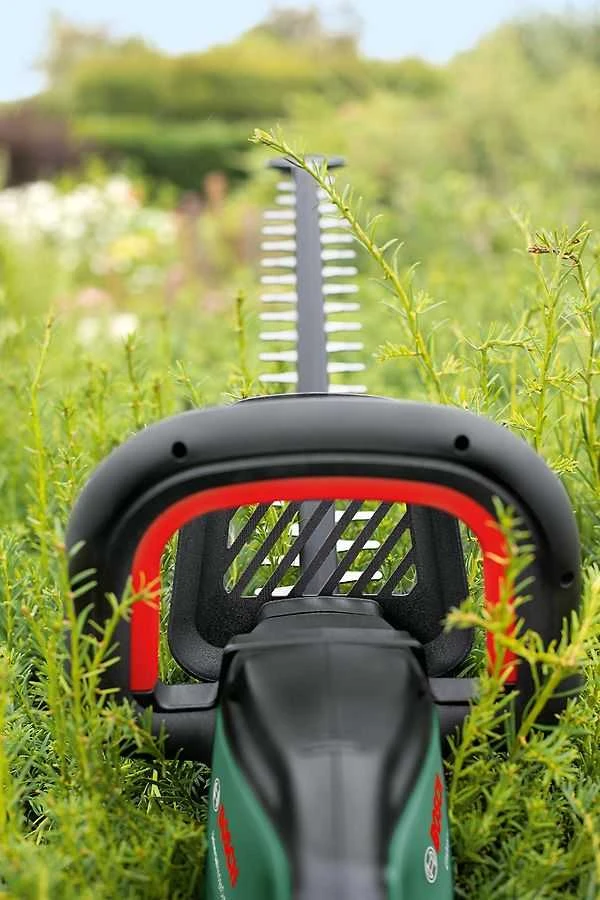 Akumuliatorinės gyvatvorių žirklės Bosch Universal HedgeCut 18-55