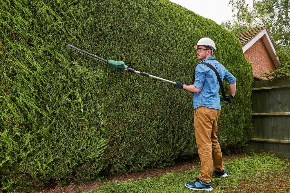 Bosch UniversalHedgePole 18 Akumuliatorinės teleskopinės gyvatvorių žirklės (Be akumuliatoriaus ir kroviklio) 06008B3001