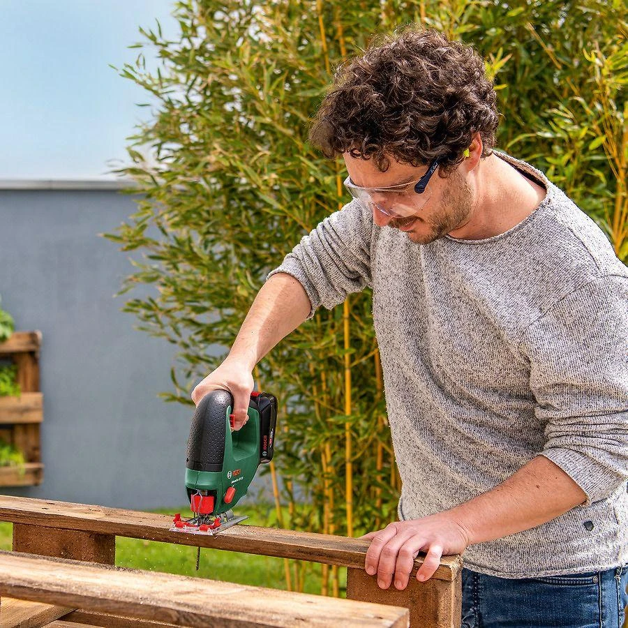 Bosch UniversalSaw 18 be akumuliatoriaus ir kroviklio Akum.siaurapjūklis