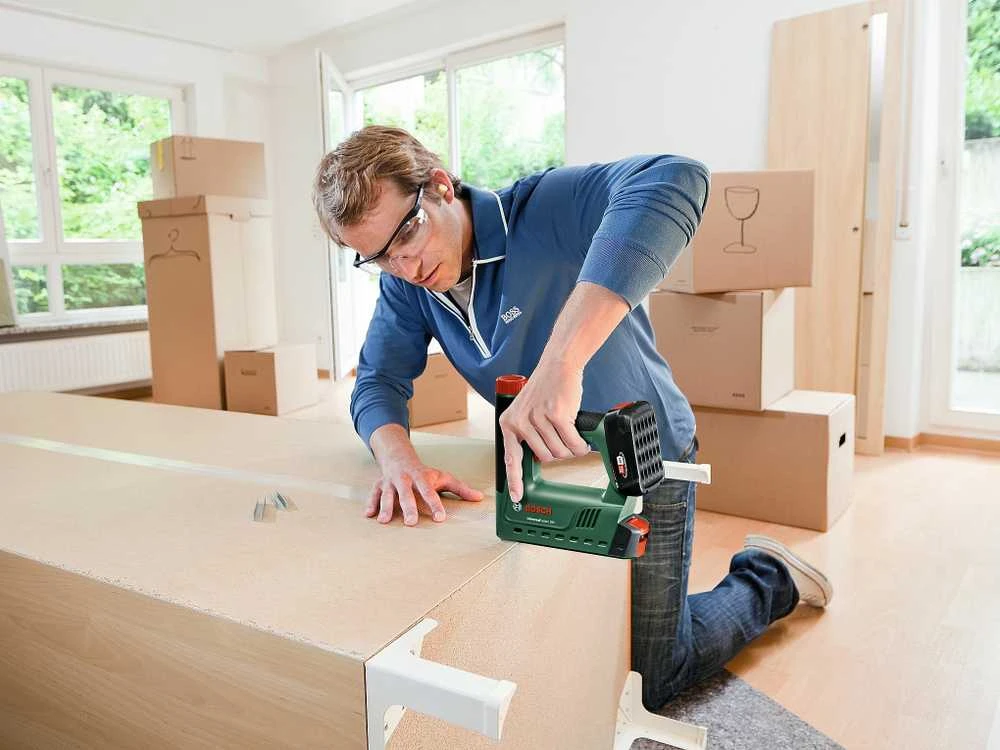 Bosch Akumuliatorinis segiklis UniversalTacker18V-14 be akumuliatoriaus ir kroviklio