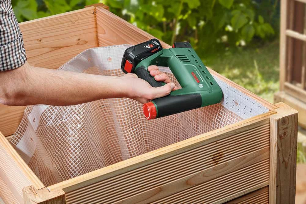 Bosch Akumuliatorinis segiklis UniversalTacker18V-14 be akumuliatoriaus ir kroviklio