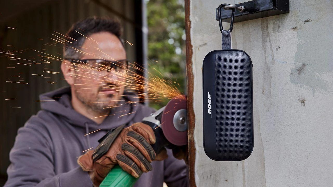 Nešiojama kolonėlė Bose SoundLink Flex Bluetooth®, Juoda
