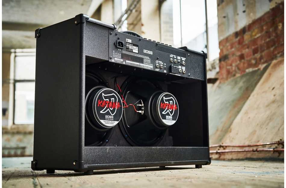 Boss Katana-100/212 MkIII -kitaracombo, 2x12, 100 W