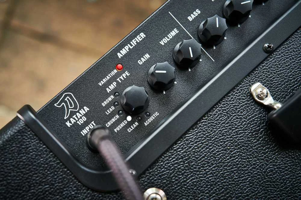 Boss Katana-100/212 MkIII -kitaracombo, 2x12, 100 W