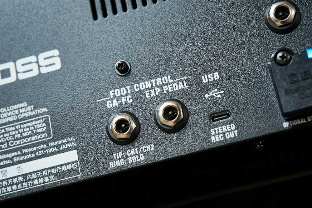 Boss Katana-100/212 MkIII -kitaracombo, 2x12, 100 W