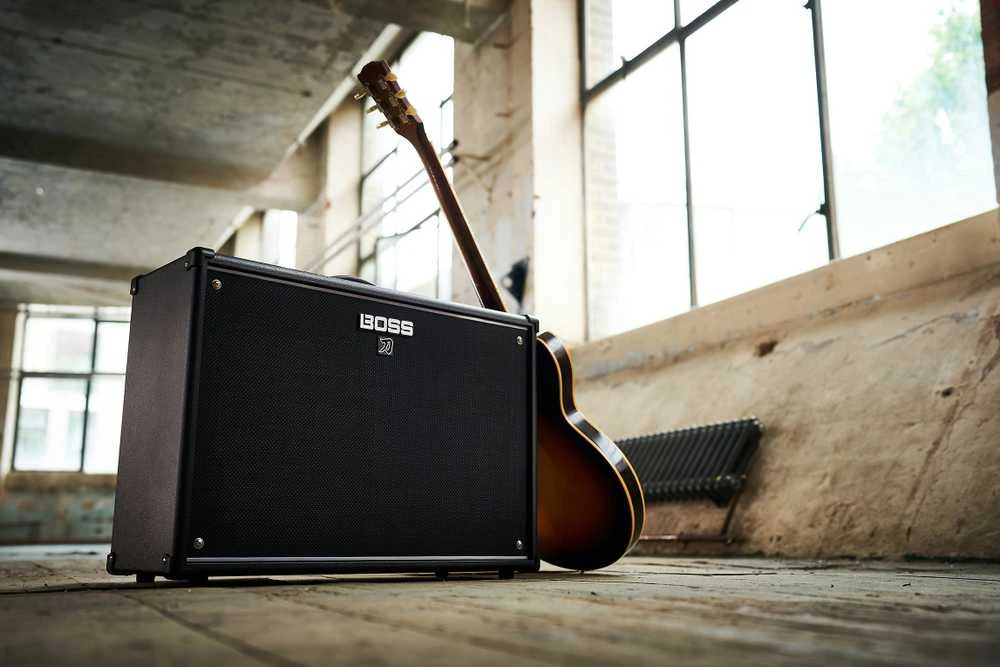 Boss Katana-100/212 MkIII -kitaracombo, 2x12, 100 W