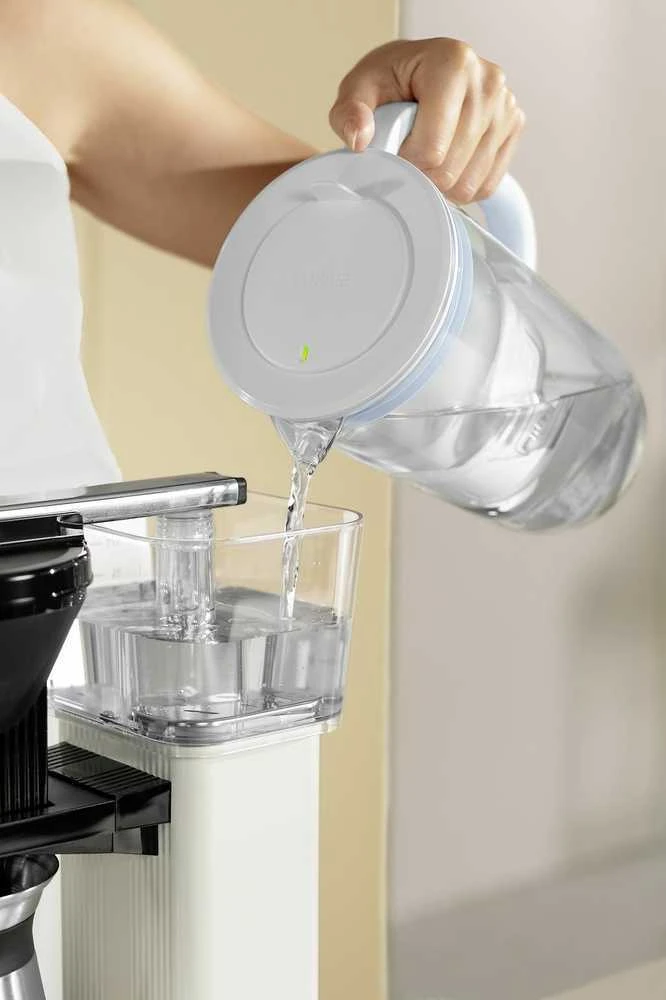 Stiklinis vandens filtravimo ąsotis BRITA GLASS JUG, 2,5 l + 1 vandens filtravimo filtras BRITA Maxtra PRO