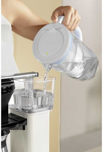 Brita Carafe filtras mėlyname stikle yra 1 Maxtra Pro All-1 kasetė