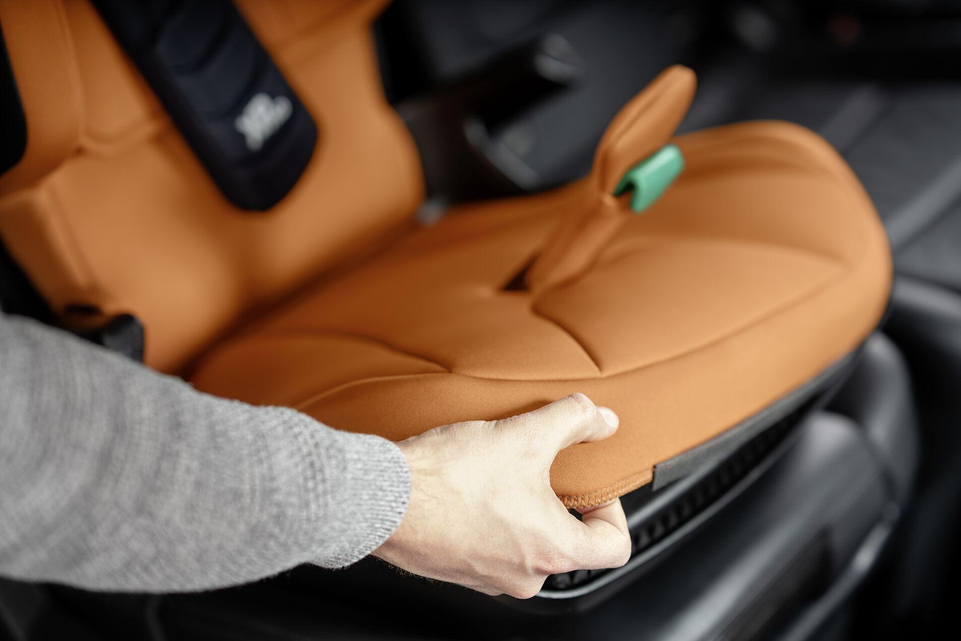 Britax Römer automobilinė kėdutė KIDFIX i-SIZE, pilka, 2000035121